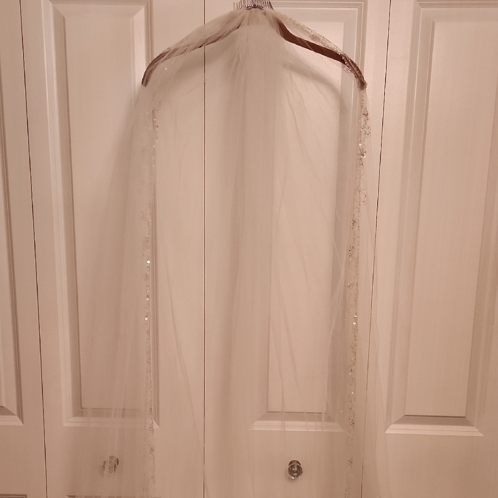 Glena Designs Off-White/Cream Bridal Veil w/Sequin & Bead Trim Detail